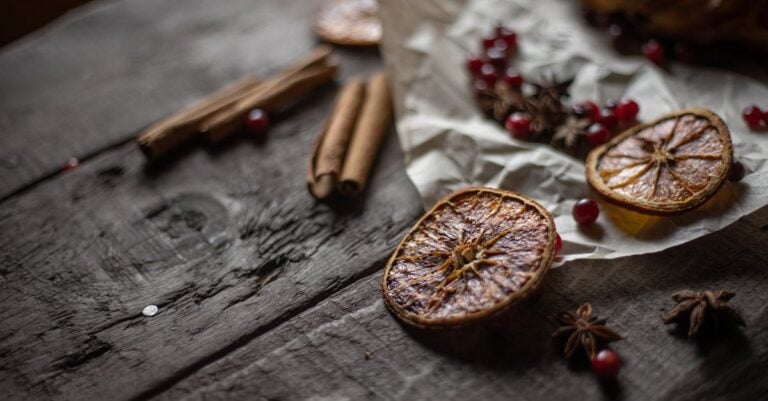 7 Homemade Organic Feed Recipes That Cut Costs by 50%