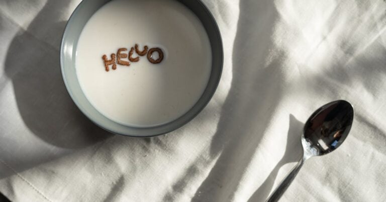 7 Nutritional Comparisons: Goat Milk vs Cow Milk That Health-Conscious Families Need