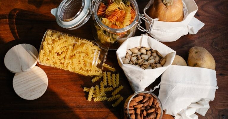 7 Benefits of Reusable Containers That Cut Farm Costs