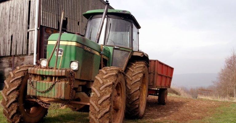 4 Best Trailer Wheel Bearing Grease for Agricultural Use That Prevent Costly Breakdowns