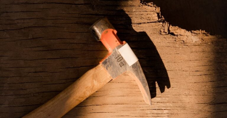 6 Best Nail Puller Handles for Reclaiming Old Lumber That Save Wood