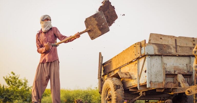 3 Best Multi Purpose Cargo Nets for Diverse Farm Tasks That Save Time