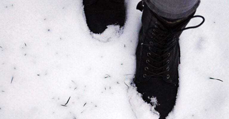 3 Best Insulated Composite Toe Boots for Winter Barn Work That Last