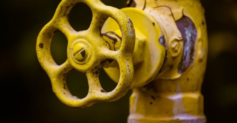 7 Best Sprayer Shut Off Valves for Section Control That Cut Waste