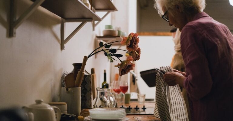 6 Best Bottle Cleaning Brushes for Canning Jars That Preserve Food