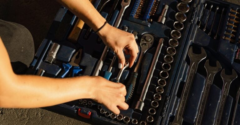 5 Best High Leverage Pliers for Stubborn Nuts and Bolts That Work