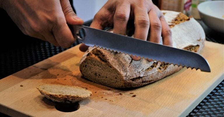 4 Best Bread Knives for Homemade Farm Bread That Cut Like Grandma’s
